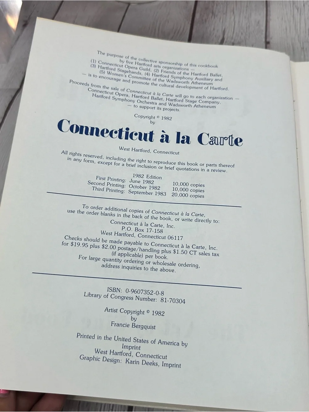 vtg 1983 Connecticut à la Carte hardback Cookbook country cottage retro coastal